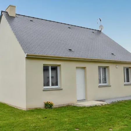Holiday home Maison De Charme A Saint-laurent-sur-mer, Vue Sur Et Jardin